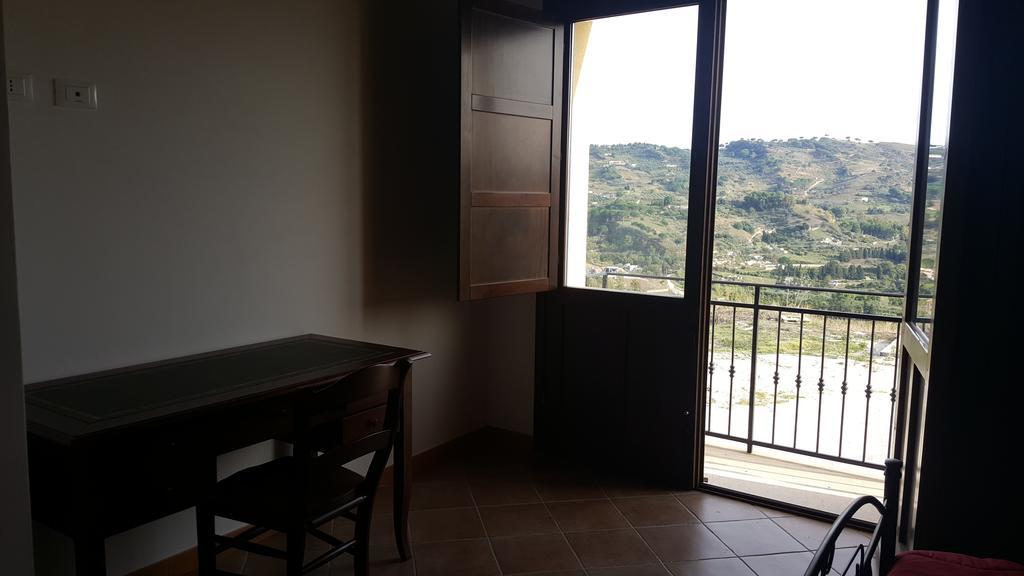 Agriturismo Gessi カラタフィーミ エクステリア 写真